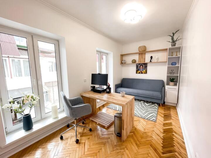 Freedom Apartments In The Heart Of Lviv - Balabana Str And Svoboda Avenue Exterior foto